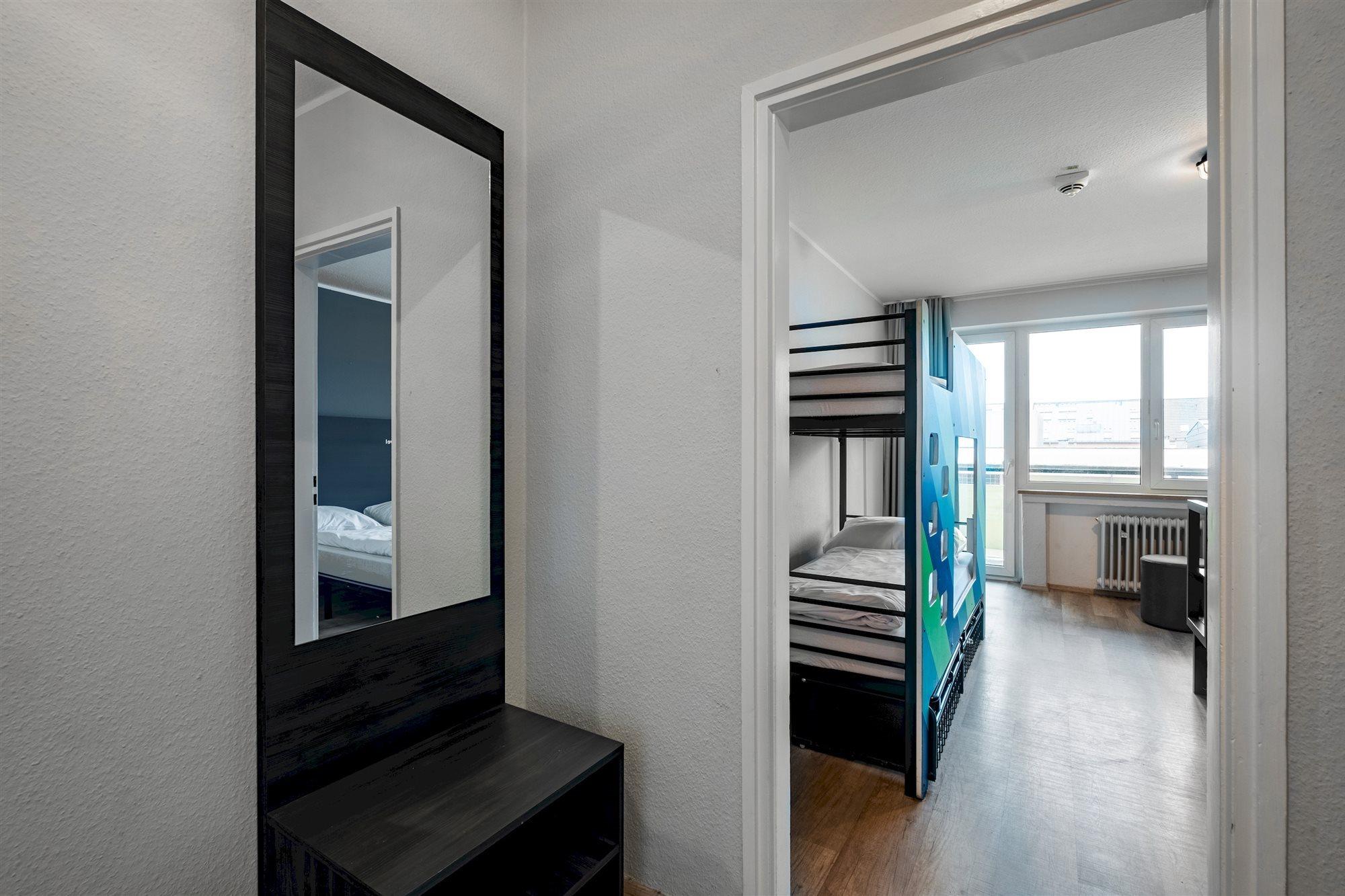 Hotel A&O Muenchen Hauptbahnhof Zewnętrze zdjęcie
