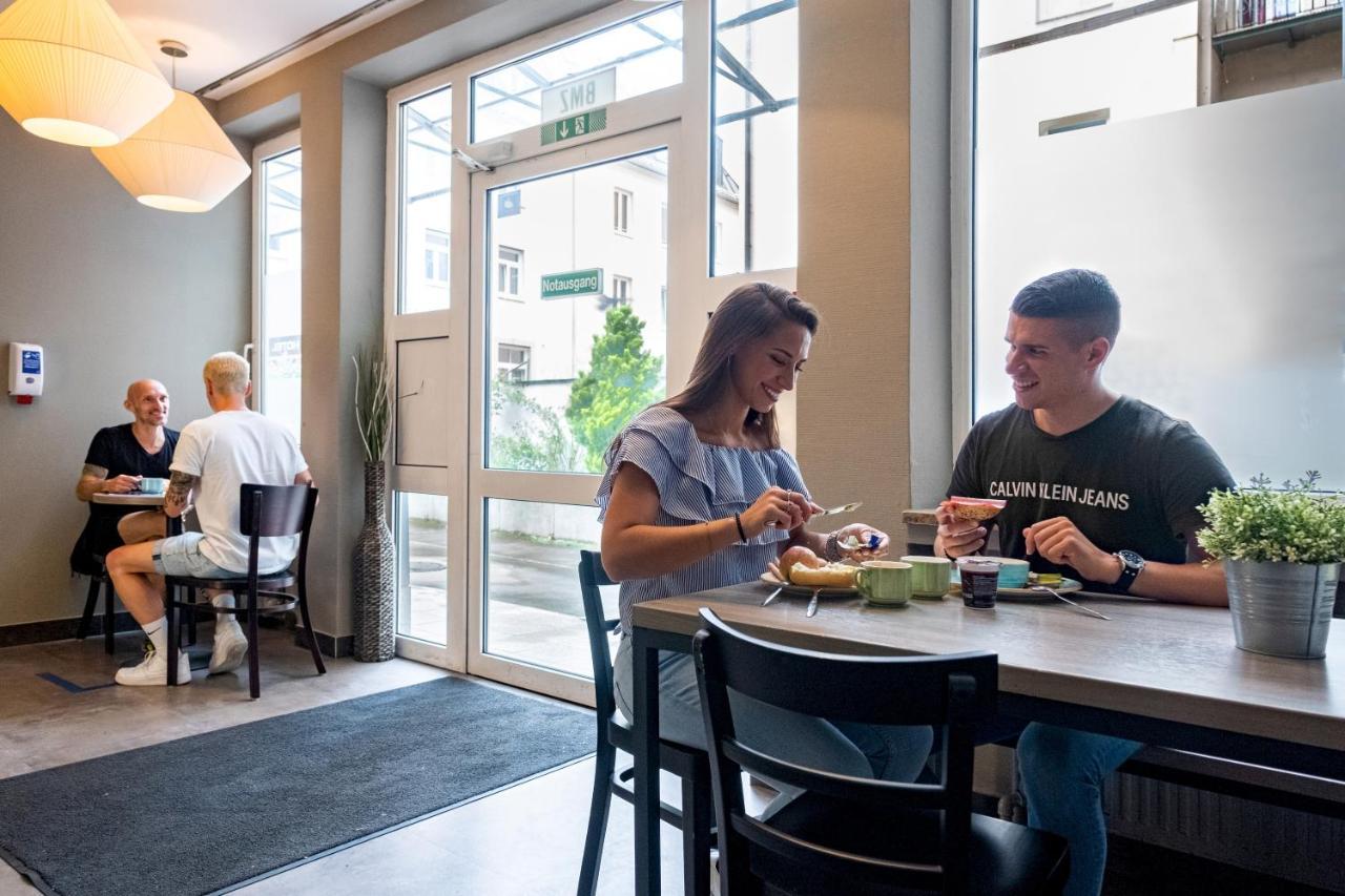 Hotel A&O Muenchen Hauptbahnhof Zewnętrze zdjęcie