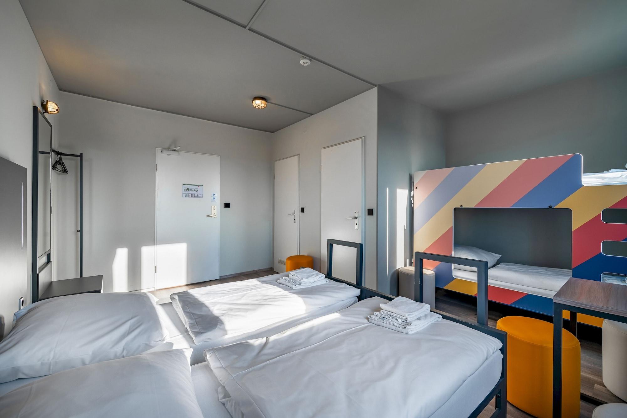 Hotel A&O Muenchen Hauptbahnhof Zewnętrze zdjęcie