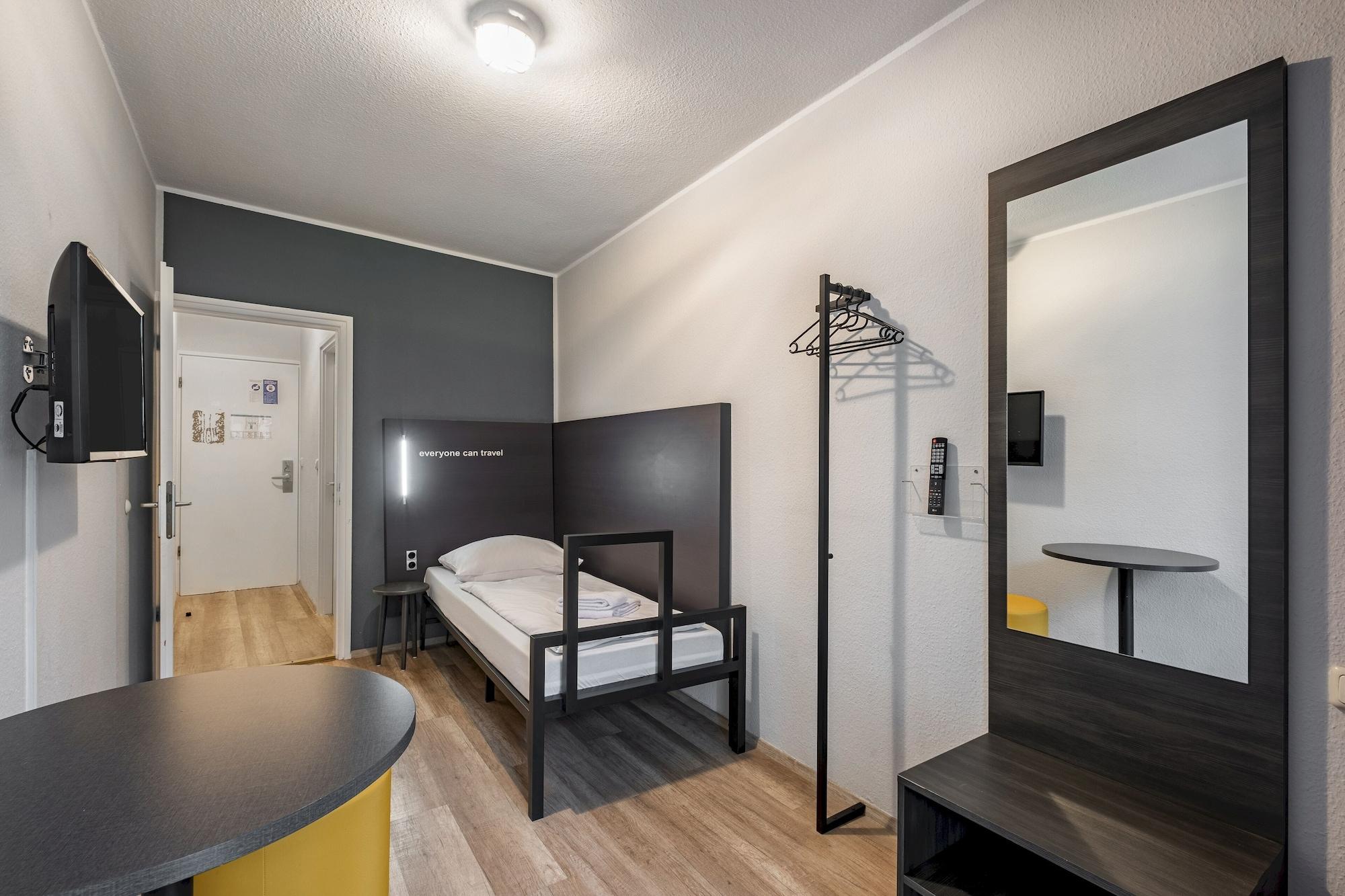 Hotel A&O Muenchen Hauptbahnhof Zewnętrze zdjęcie