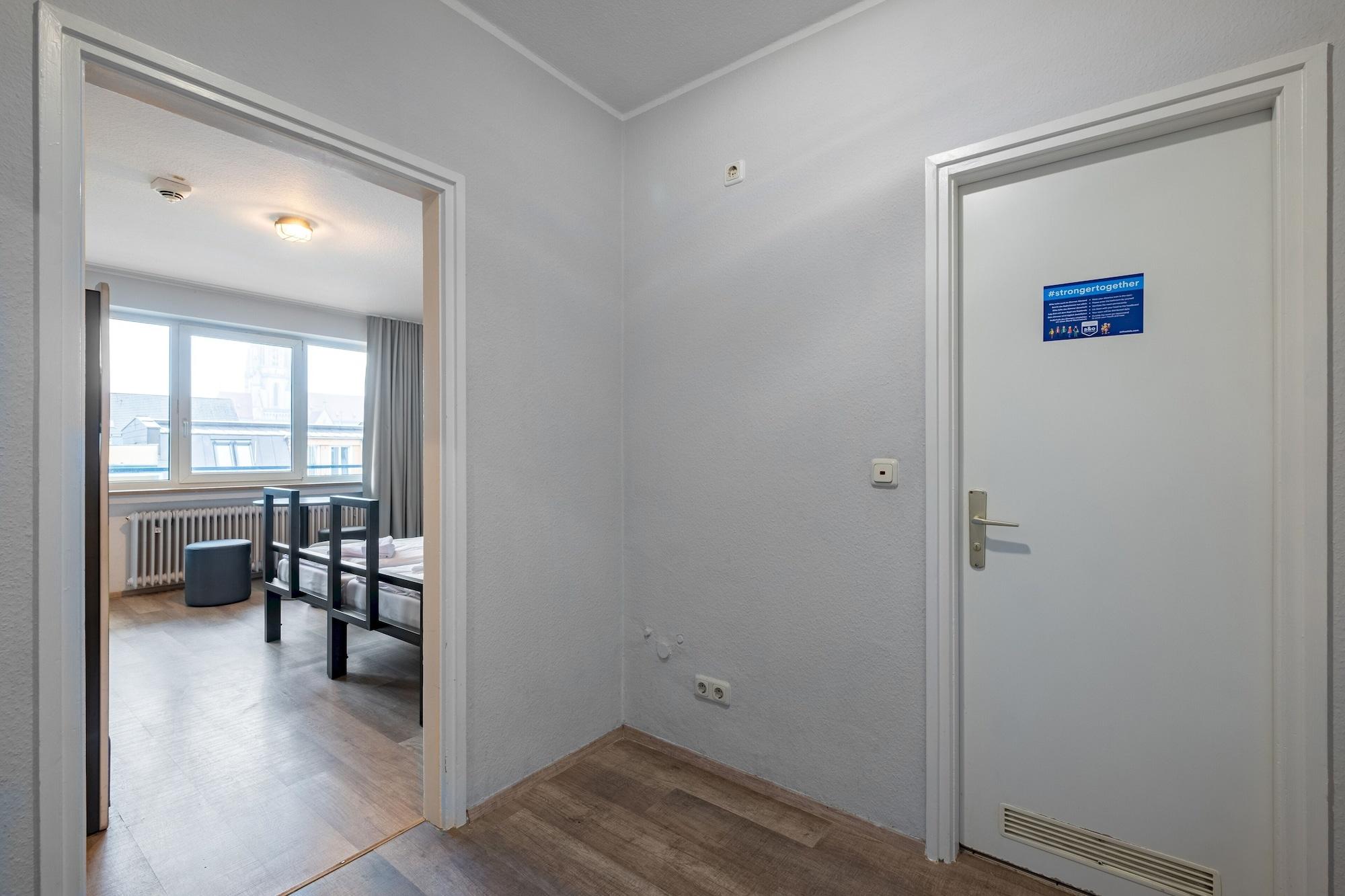 Hotel A&O Muenchen Hauptbahnhof Zewnętrze zdjęcie