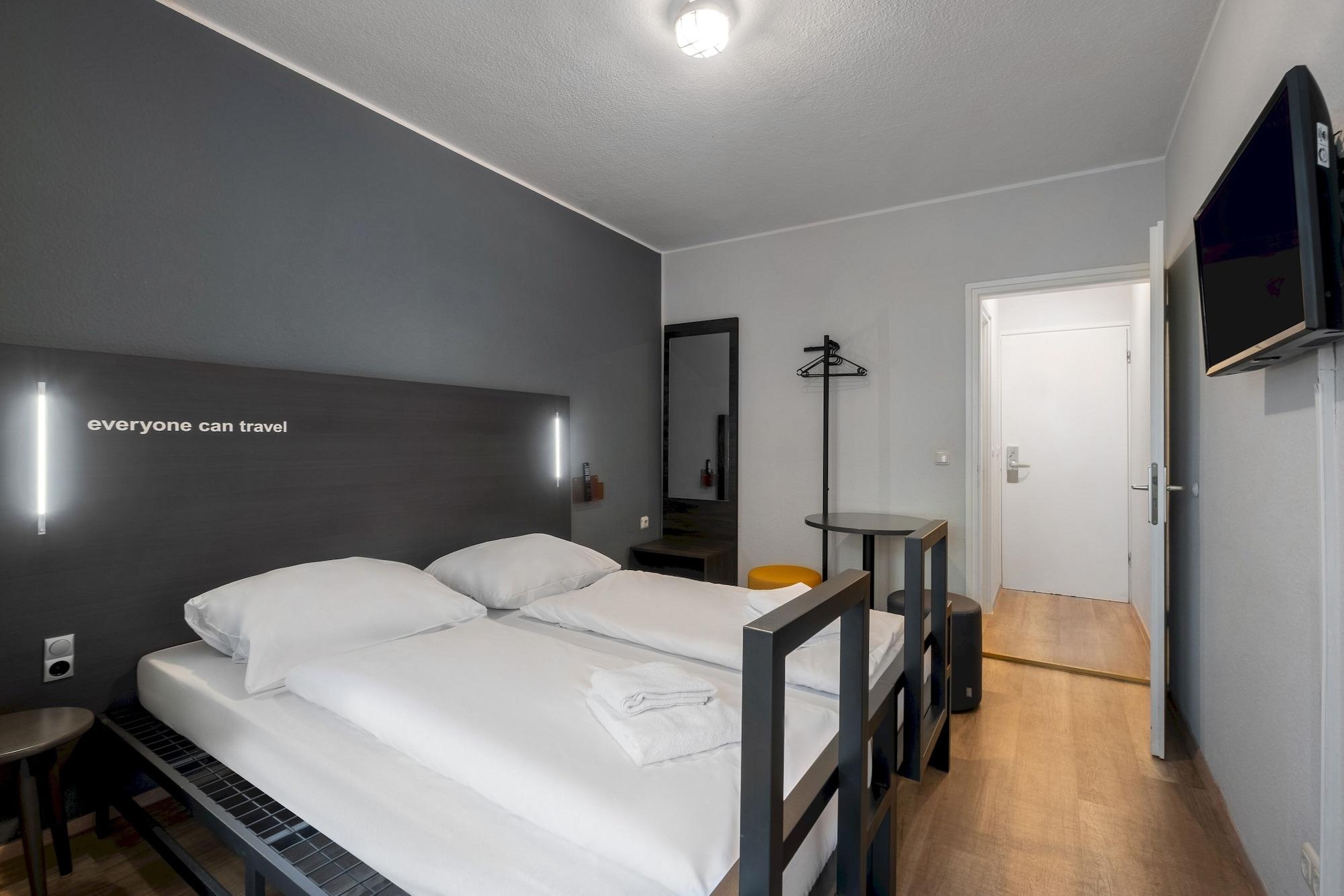 Hotel A&O Muenchen Hauptbahnhof Zewnętrze zdjęcie