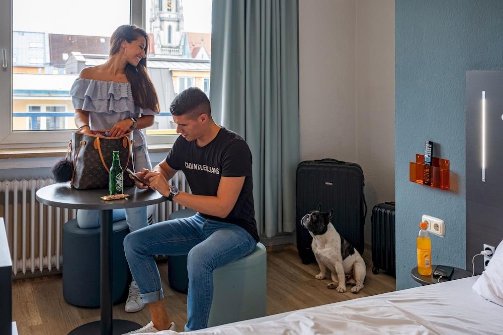 Hotel A&O Muenchen Hauptbahnhof Zewnętrze zdjęcie
