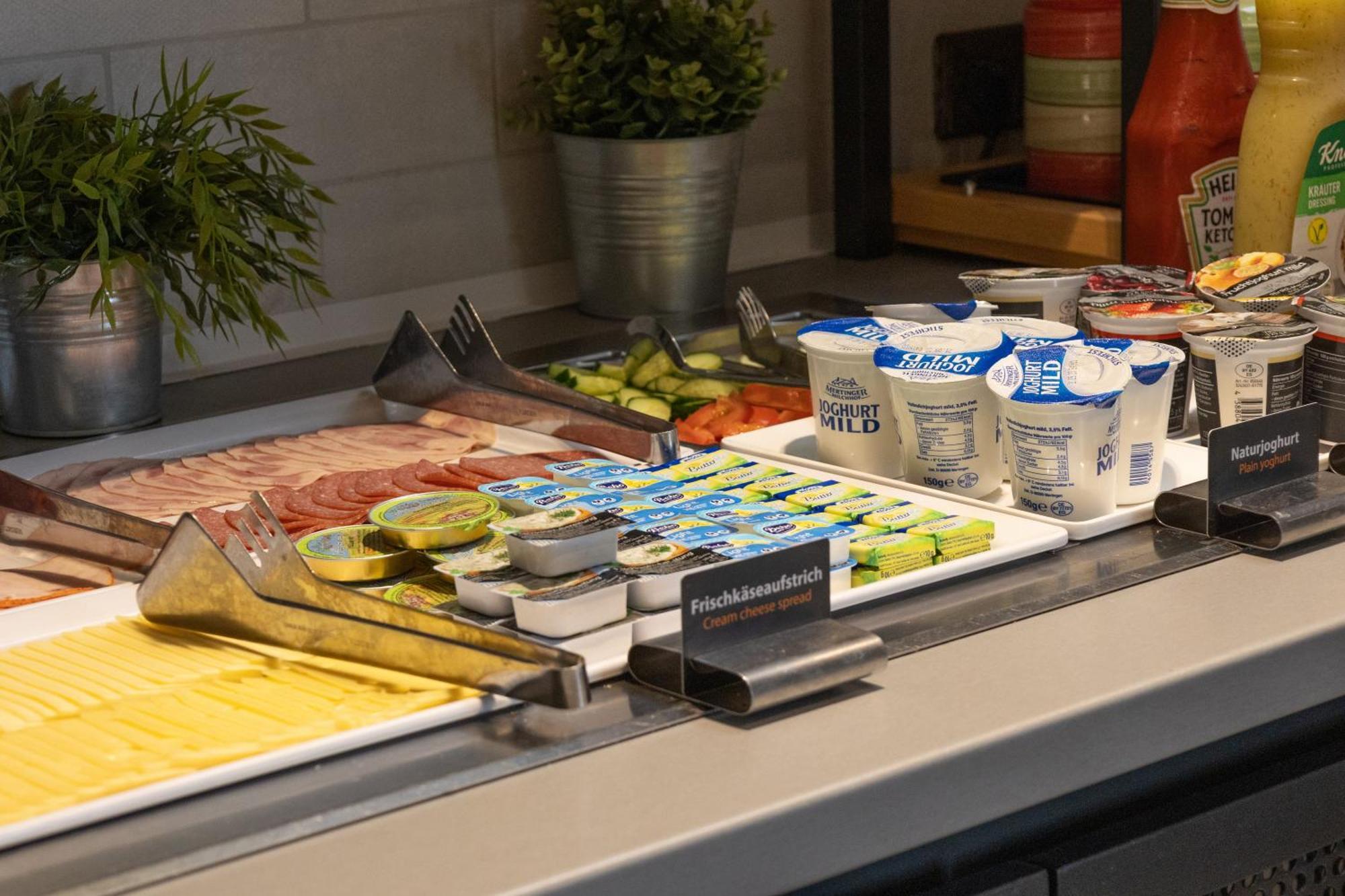 Hotel A&O Muenchen Hauptbahnhof Zewnętrze zdjęcie