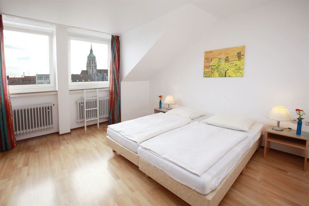 Hotel A&O Muenchen Hauptbahnhof Zewnętrze zdjęcie